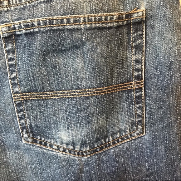 Van Heusen Classic Fit Blue Jeans Size 34 x 32 - Picture 12 of 14